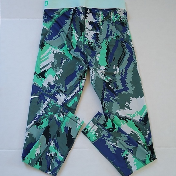 Nike Pro hyperwarm leggings. EUC size medium - Picture 3 of 4